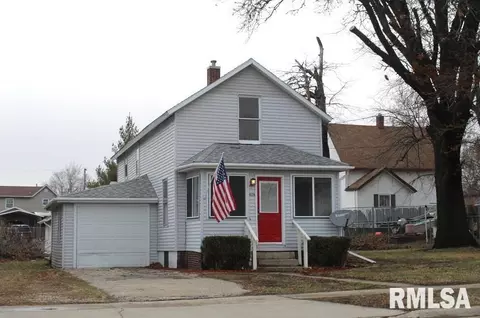 828 E 3rd St, Kewanee, IL 61443