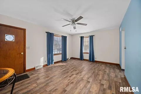 4009 26th St, Moline, IL 61265 photo 4