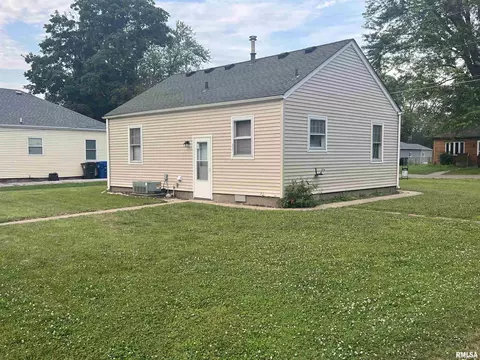 4009 26th St, Moline, IL 61265 photo 2