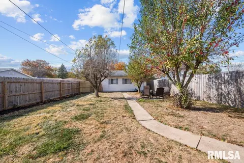 2467 33rd St, Moline, IL 61265 photo 6