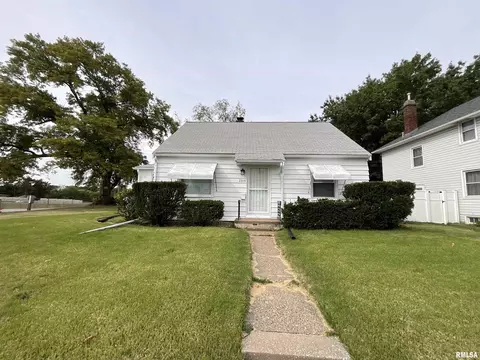 2315 Avenue Of The Cities Ave, Moline, IL 61265