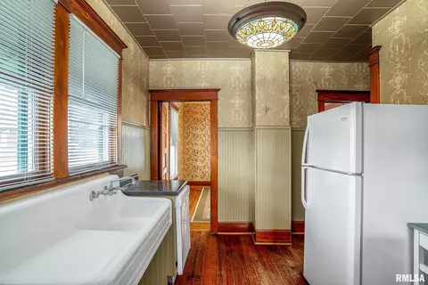 110 E 3rd St, Wilton, IA 52778 photo 6