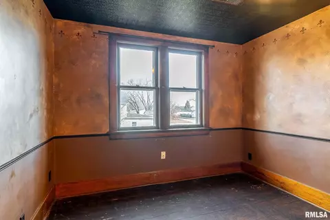 110 E 3rd St, Wilton, IA 52778 photo 22