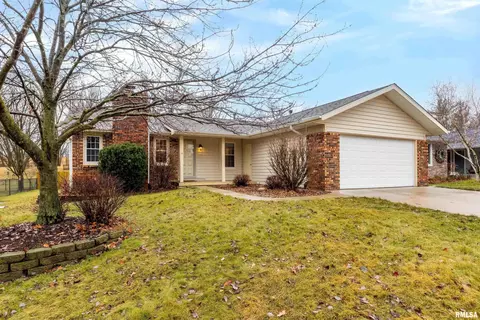 1531 W 46th Pl, Davenport, IA 52806