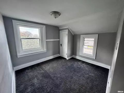 118 Hero St, Silvis, IL 61282 photo 11