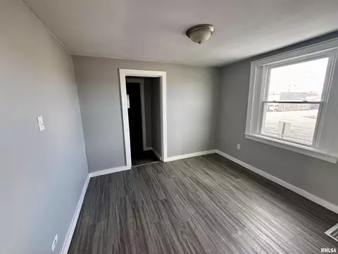 118 Hero St, Silvis, IL 61282 photo 7
