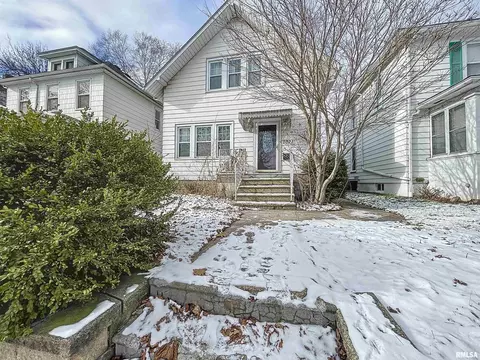 2021 15th Street A, Moline, IL 61265