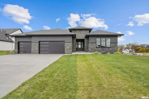 352 Madison Dr, Riverdale, IA 52722