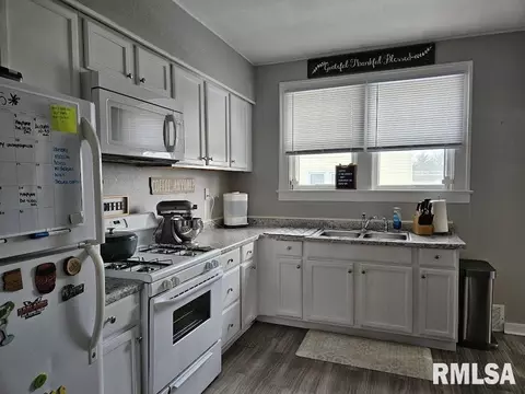 610 E Main St, Aledo, IL 61231 photo 5