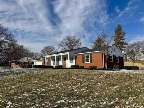 301 Oakview Dr, Aledo, IL 61231 photo 5