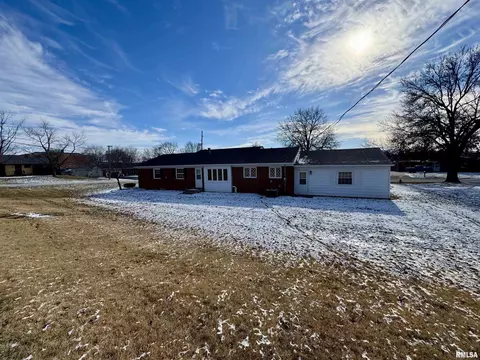 301 Oakview Dr, Aledo, IL 61231 photo 3