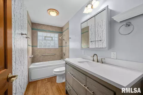1810 37th St, Moline, IL 61265 photo 17