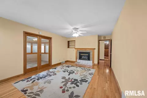 1810 37th St, Moline, IL 61265 photo 4