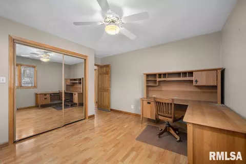 1810 37th St, Moline, IL 61265 photo 21