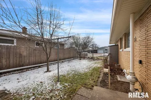 1810 37th St, Moline, IL 61265 photo 26
