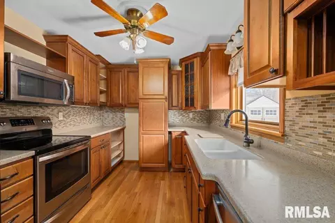 1810 37th St, Moline, IL 61265 photo 7