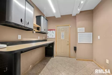 1810 37th St, Moline, IL 61265 photo 25