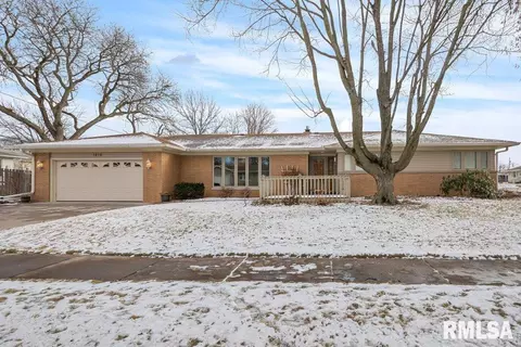 1810 37th St, Moline, IL 61265