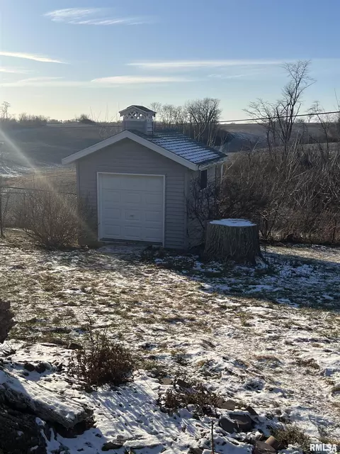 3122 Eclipse St, Clinton, IA 52732 photo 5