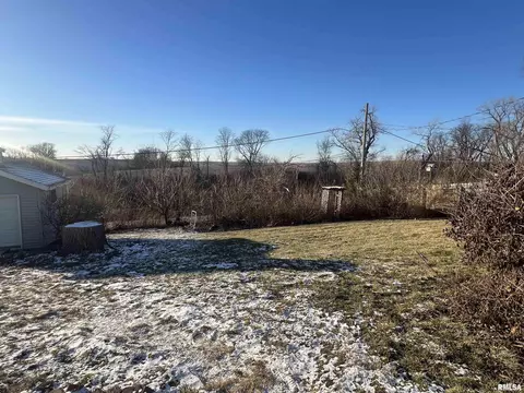 3122 Eclipse St, Clinton, IA 52732 photo 4