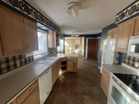 3122 Eclipse St, Clinton, IA 52732 photo 13