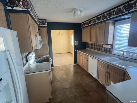 3122 Eclipse St, Clinton, IA 52732 photo 12