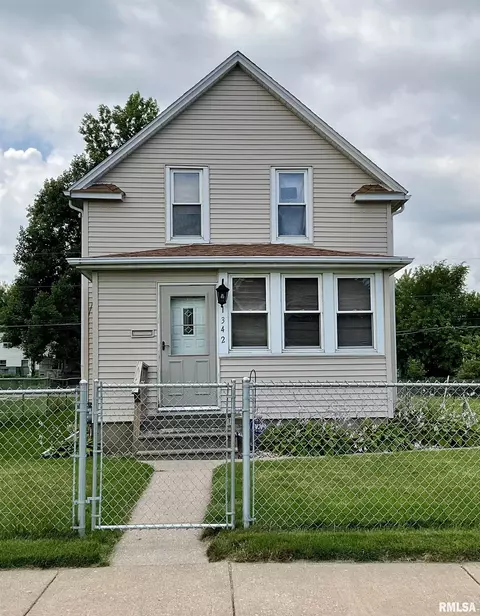 1342 10th Ave, East Moline, IL 61244