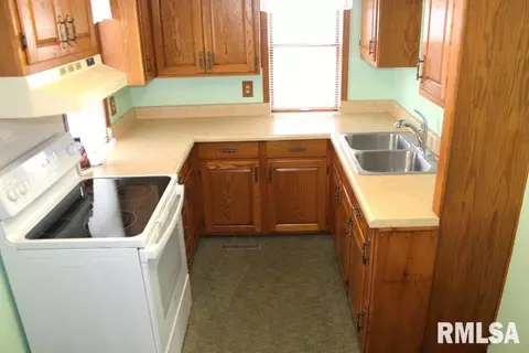 436 Pine St, Kewanee, IL 61443 photo 32