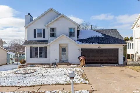 6016 N Elmwood Ave, Davenport, IA 52806