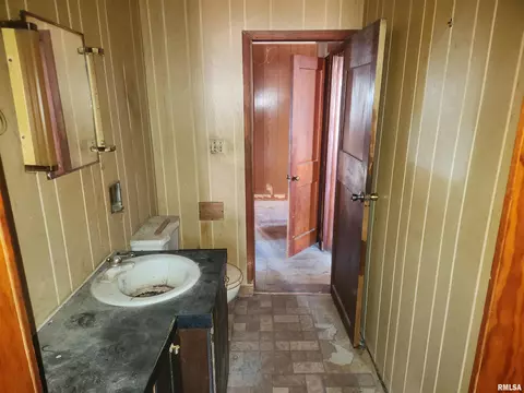 406 Ash Ave, Morrison, IL 61270 photo 6