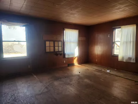 406 Ash Ave, Morrison, IL 61270 photo 4
