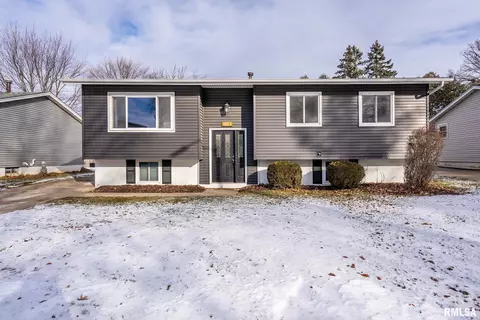501 33rd Ave W, Milan, IL 61264