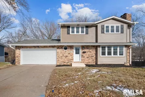 4227 Taylor St, Davenport, IA 52806