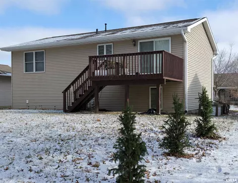 2014 12th St, Silvis, IL 61282 photo 4