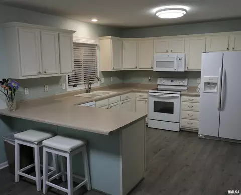 2014 12th St, Silvis, IL 61282 photo 6