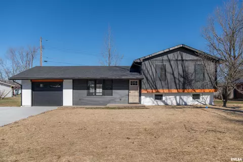 1006 Hillcrest Dr, Marion, IL 62959