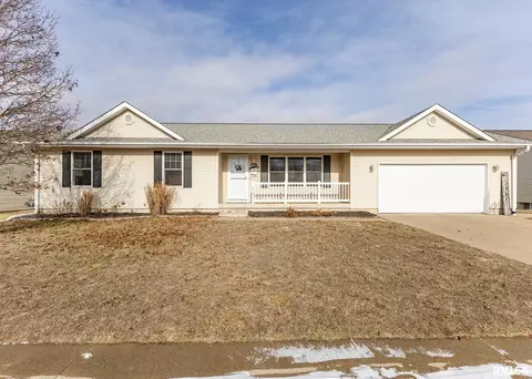 518 16th Pl, Camanche, IA 52730