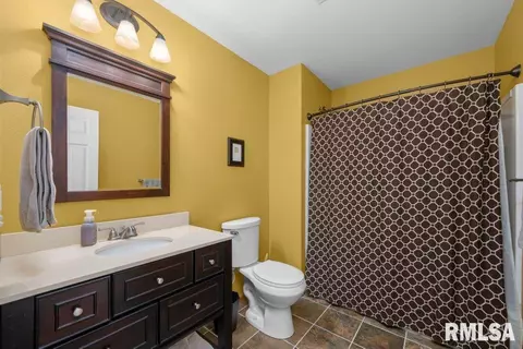 1635 E Lomar St, Eldridge, IA 52748 photo 18