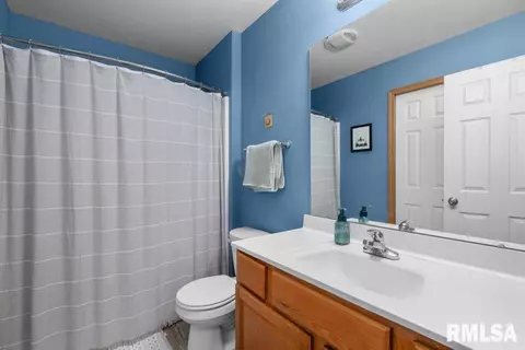 1635 E Lomar St, Eldridge, IA 52748 photo 19