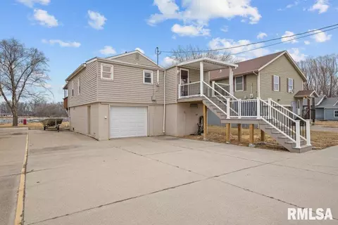 2013 S Shore Dr, Moline, IL 61265