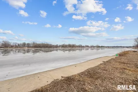 2013 S Shore Dr, Moline, IL 61265 photo 18