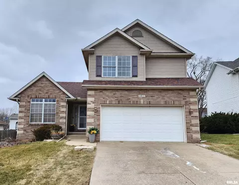 3320 W 66th St, Davenport, IA 52806