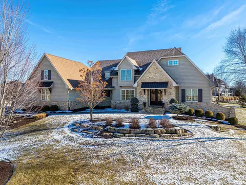 19411 251st Ave, Bettendorf, IA 52722
