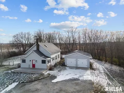 1487 Taets Rd, Coal Valley, IL 61240