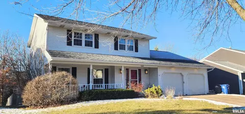 4240 Apple Valley Dr, Bettendorf, IA 52722