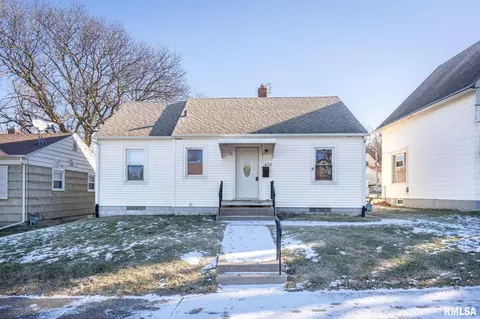422 53rd St, Moline, IL 61265