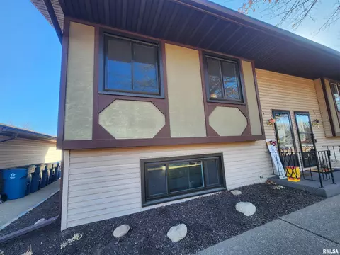 314 22nd Ave, Camanche, IA 52730