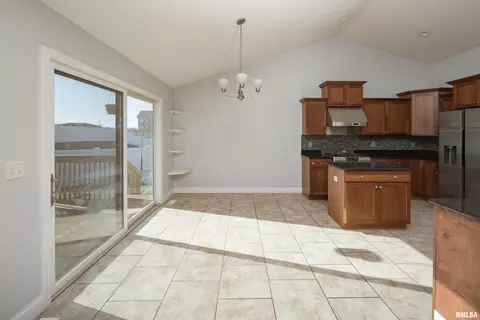 908 17th Ave, Silvis, IL 61282 photo 8