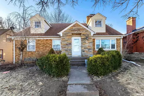 927 W Central Park Ave, Davenport, IA 52804