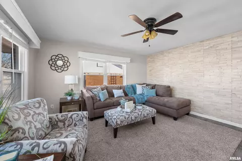 4812 27th Ave, Moline, IL 61265 photo 5